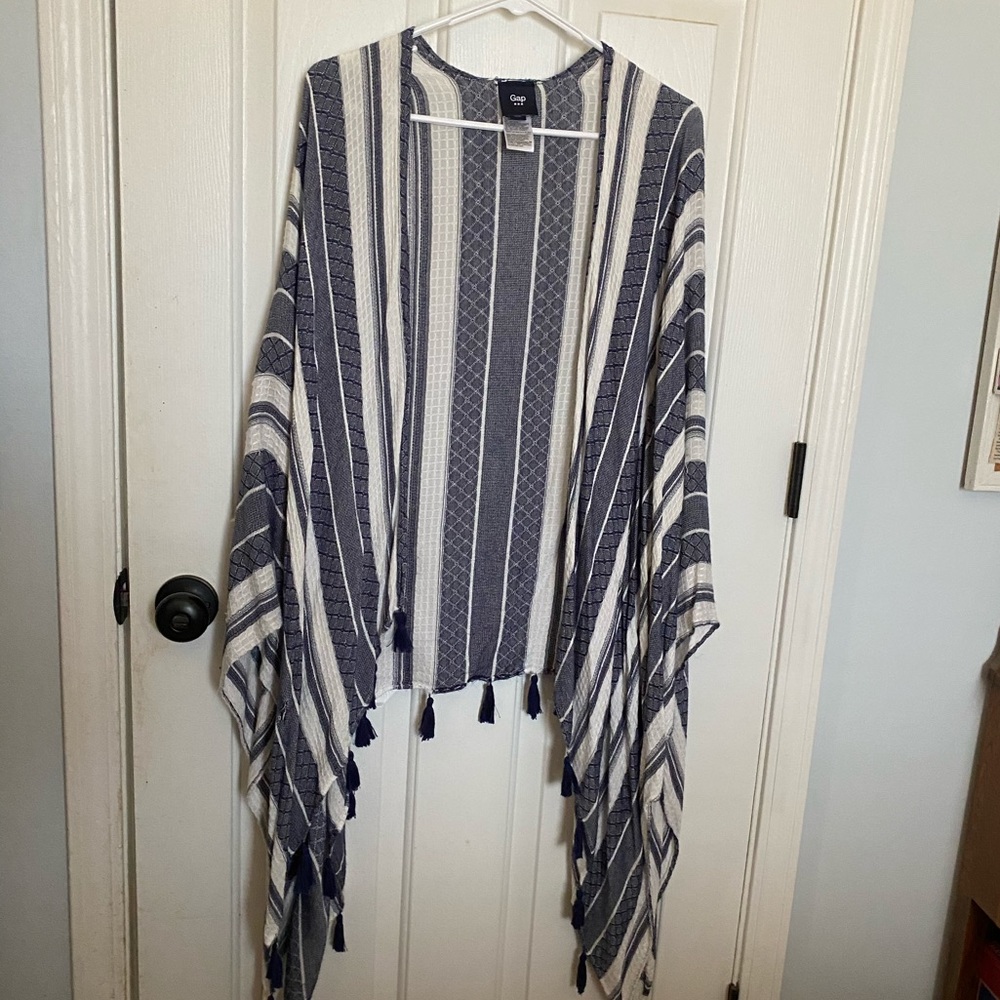 Women’s Gap shawl
